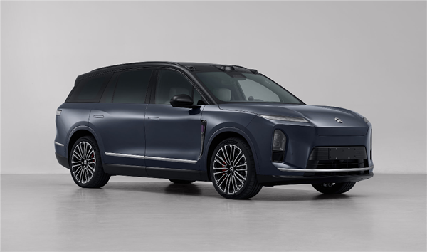 蔚来李斌在加班中过生日：吹响全新ES8冲锋号