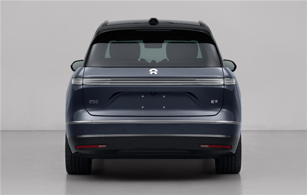 蔚来李斌在加班中过生日：吹响全新ES8冲锋号