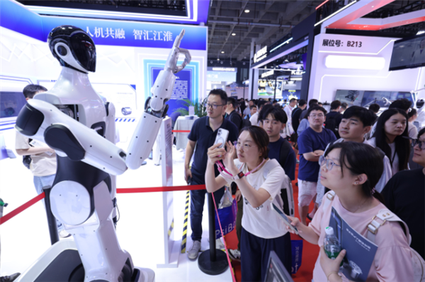 专家称目前人形机器人安全性还不够：无法和人类共同工作