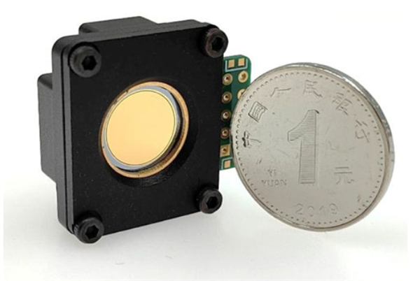 一厘米的小镜子 如何驾驭卫星间的