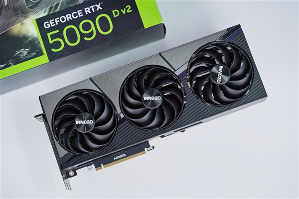 撞色栅格典雅大气！映众RTX 5090D v2曜夜X3 24GB显卡图赏