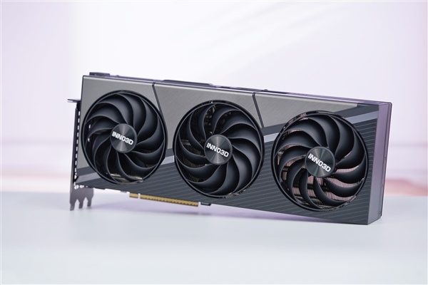 撞色栅格典雅大气！映众RTX 5090D v2曜夜X3 24GB显卡图赏