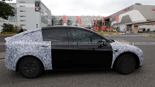 三排六座加长 特斯拉Model Y L实车现身纽北：国产或卖35万