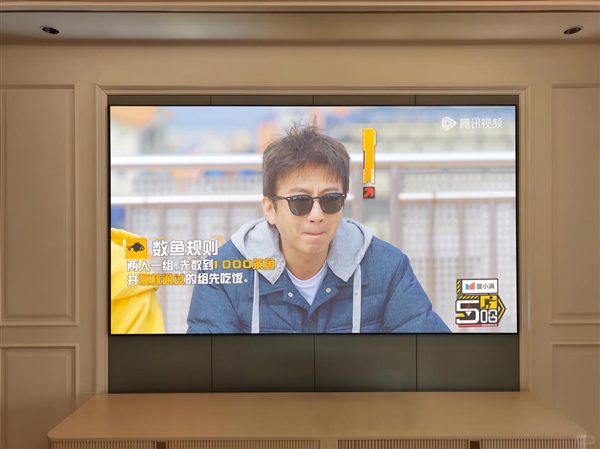 投影仪投到白墙上伤眼睛吗 2025年最护眼的投影仪推荐当贝D6XPlus