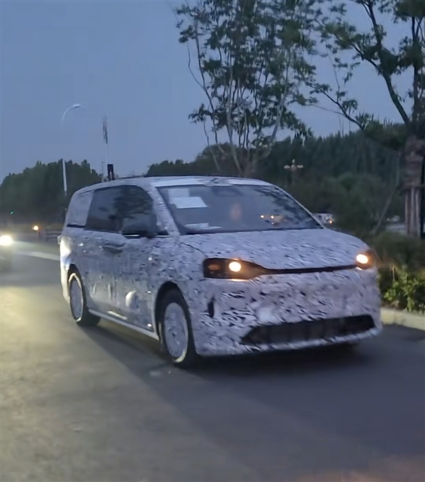 奇瑞鼎力支持！鸿蒙智行首款MPV给了智界：实车谍照曝光