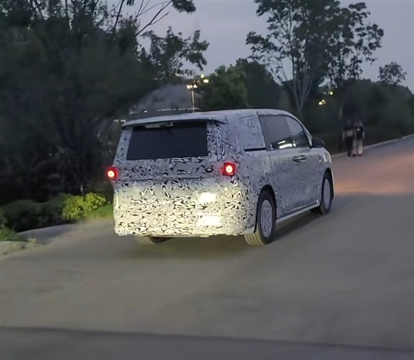 奇瑞鼎力支持！鸿蒙智行首款MPV给了智界：实车谍照曝光