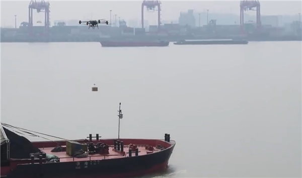 在船上也能叫外卖了：长江开启“空中外卖” 载重达40公斤