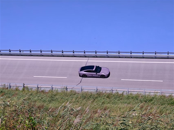 雷军祝贺小鹏创纯电车24小时耐力测试里程纪录！小鹏总裁：我们都很优秀