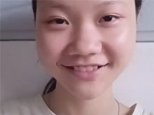 你知道雷军吗！重庆女孩撞脸雷军走红 当事人回应：没火前根本不知道他是谁