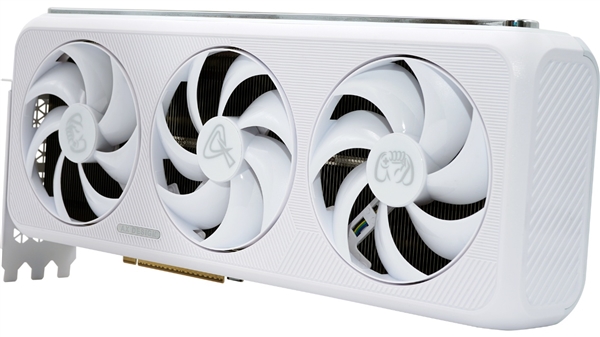 纯白大玩具 旗舰新选择！电竞叛客5090 D v2 X3W OC性能实测