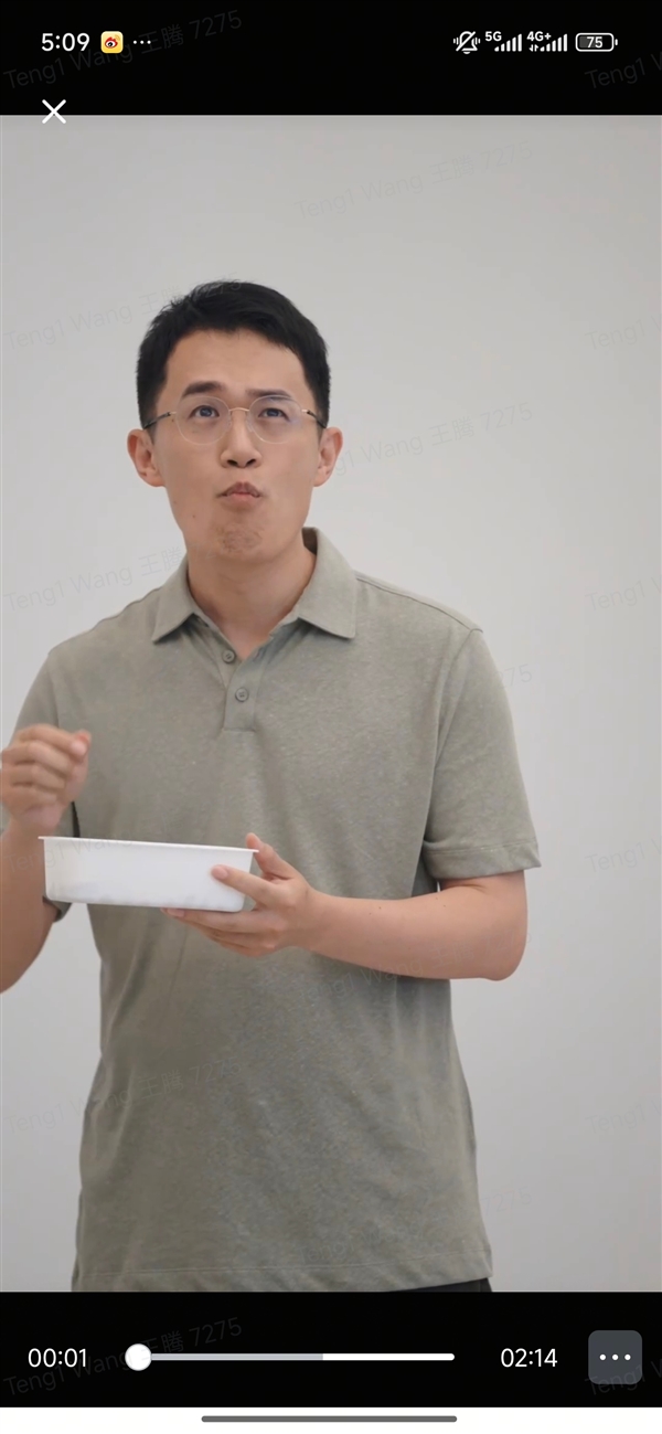 王腾吃虫子：为了REDMI Note 15的新品宣传 我豁出去了
