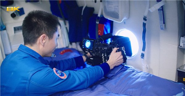 中国首部8K拍摄太空电影来了！《窗外是蓝星》9月5日上映：神十三航天员亲自拍摄