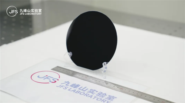 自主突破！九峰山实验室首发6英寸InP激光器与探测器外延工艺