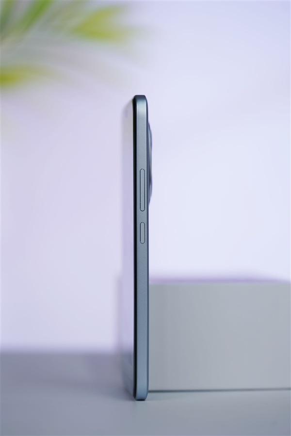 REDMI首款卫星通信手机！REDMI Note 15 Pro+图赏