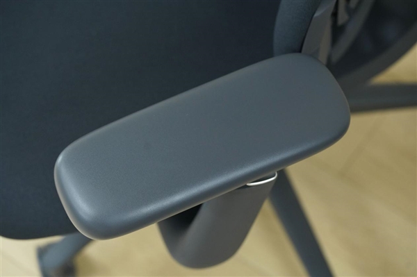 全球首款动态人体工学椅！清闲Libernovo图赏