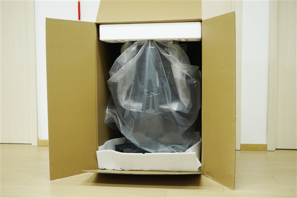 全球首款动态人体工学椅！清闲Libernovo图赏