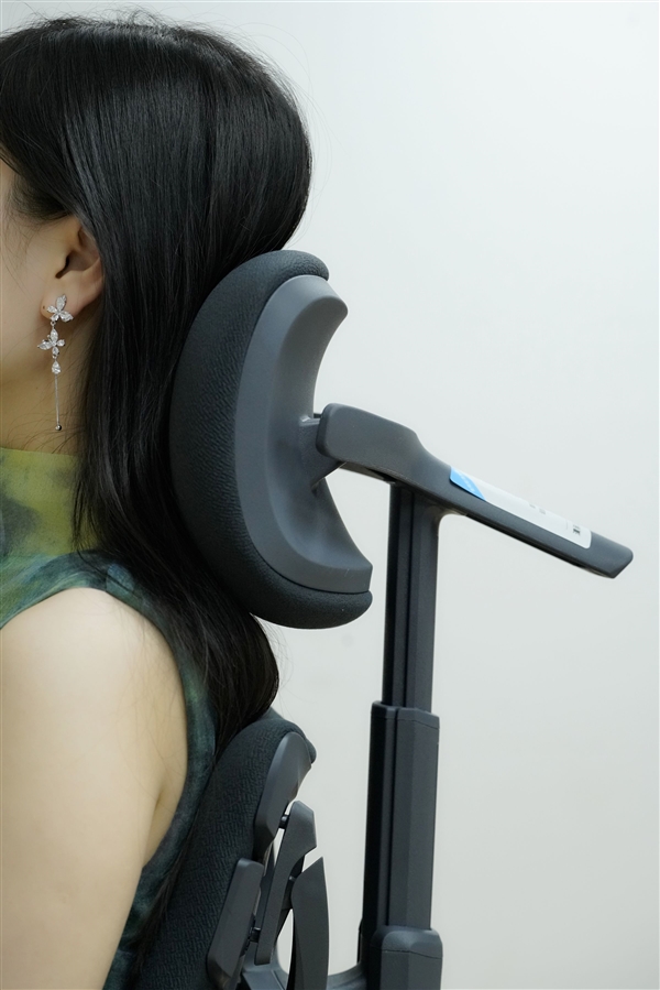 全球首款动态人体工学椅！清闲Libernovo图赏