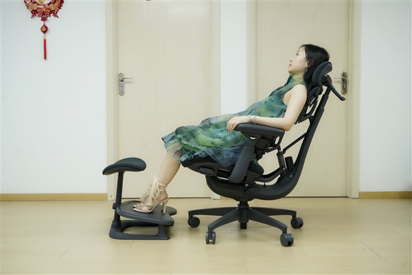 全球首款动态人体工学椅！清闲Libernovo图赏