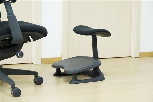 全球首款动态人体工学椅！清闲Libernovo图赏