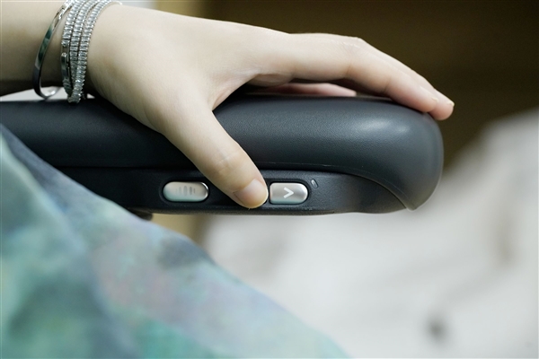 全球首款动态人体工学椅！清闲Libernovo图赏