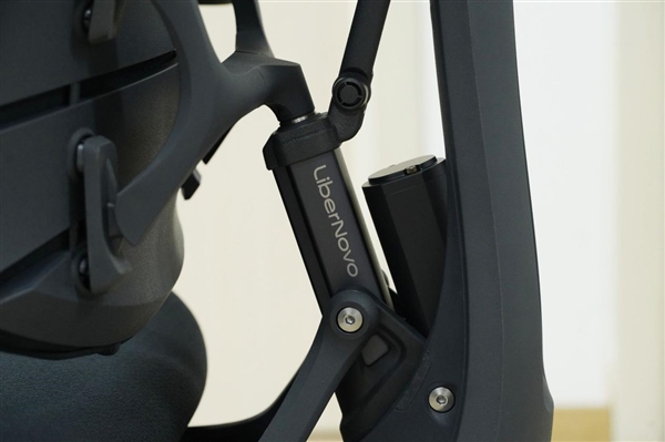 全球首款动态人体工学椅！清闲Libernovo图赏