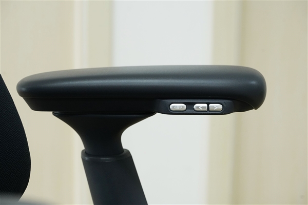 全球首款动态人体工学椅！清闲Libernovo图赏