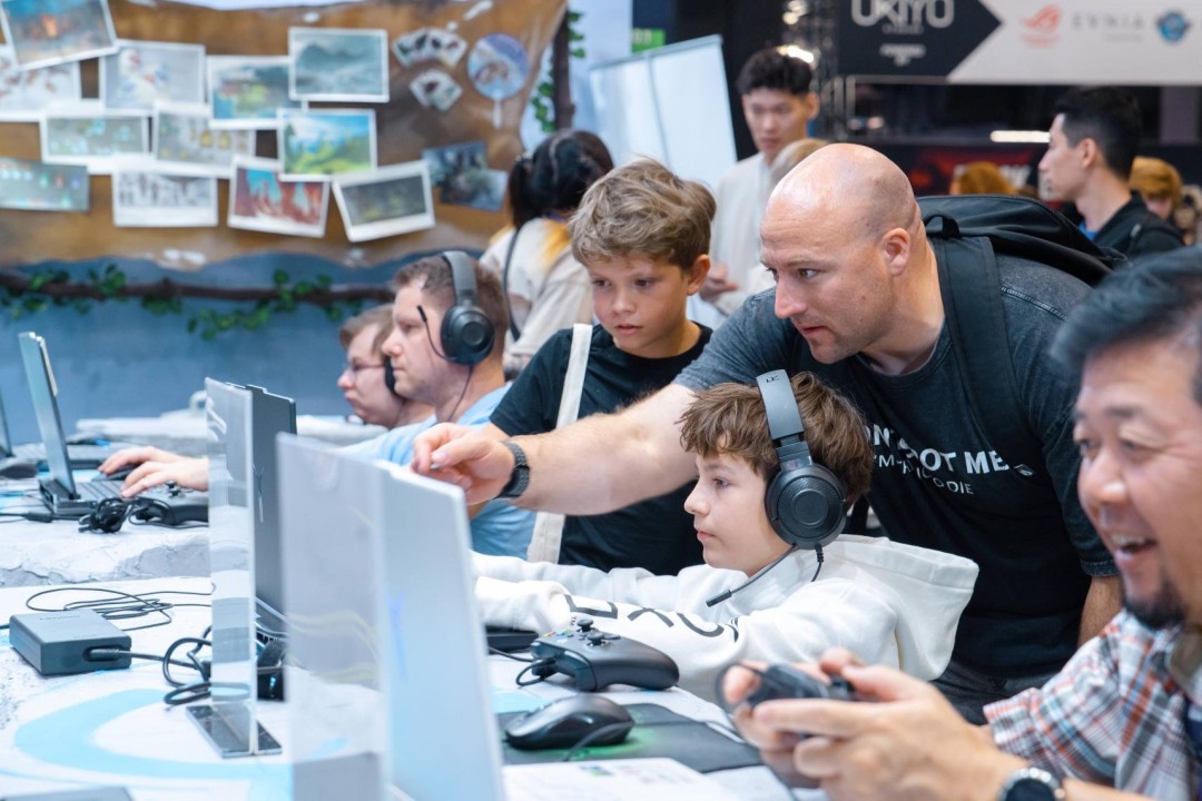 国产生存游戏《山外山》科隆首秀 海外玩家反响热烈