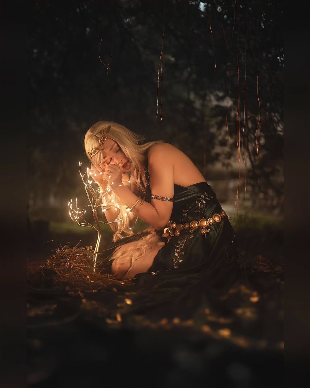 壁纸级《艾尔登法环》玛丽卡COS照 薄纱难掩曼妙曲线