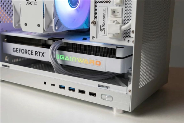 年度候选！《光与影：33号远征队》演绎极致凄美 耕升RTX 5070 踏雪 OC深度体验