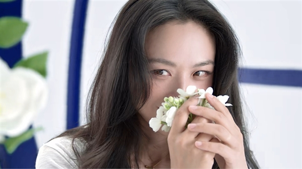 汤唯优雅回归 化身瑞幸“原产地倡导人” 她最在意“秘密”曝光啦