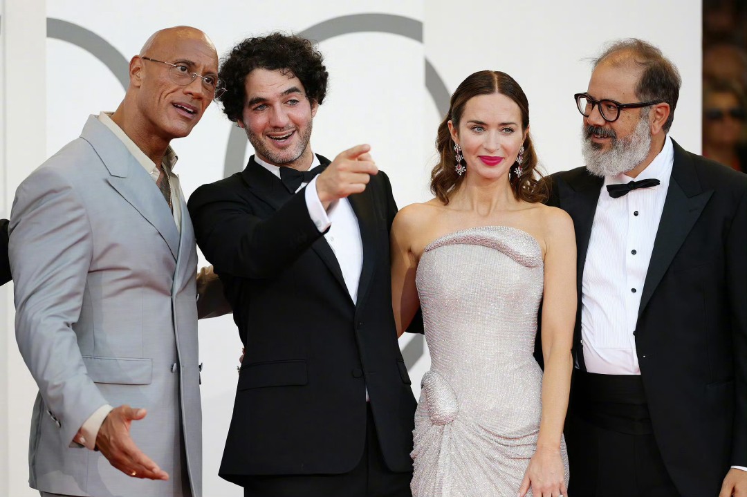 差点认不出来！巨石强森减重60斤、模样消瘦