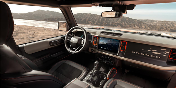 成都车展上的车企卖车有多拼 追到隔壁展台也要我留资