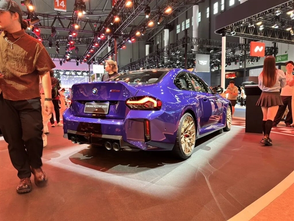 成都车展上的车企卖车有多拼 追到隔壁展台也要我留资