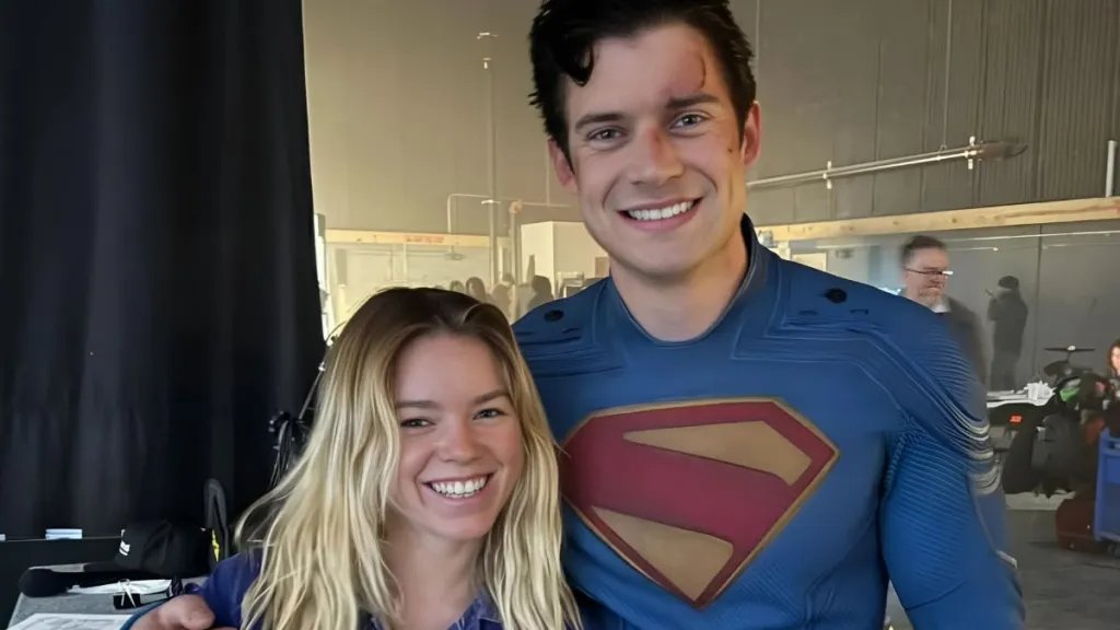 彩蛋提前泄露？《泥面人》片场惊现《超女》Logo