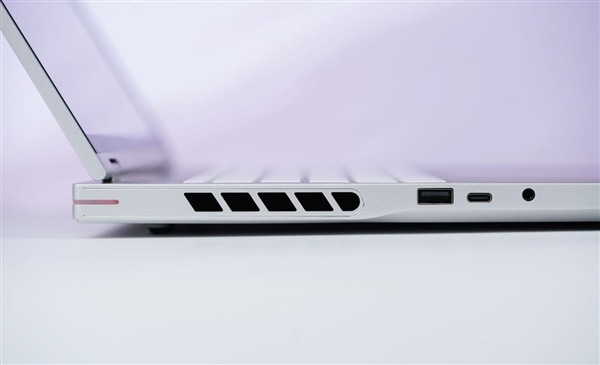 锐龙9 9850HX仅7999元！七彩虹MEOW橘宝R16 Ultra游戏本图赏