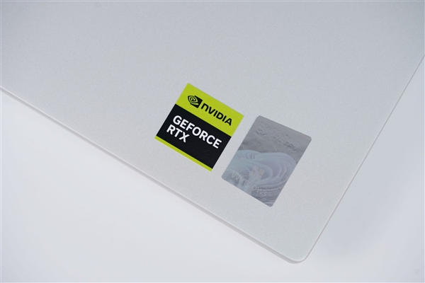 锐龙9 9850HX仅7999元！七彩虹MEOW橘宝R16 Ultra游戏本图赏