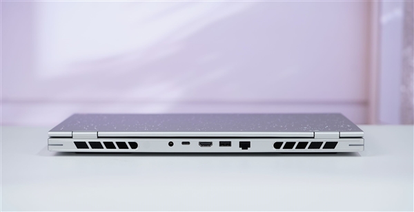 锐龙9 9850HX仅7999元！七彩虹MEOW橘宝R16 Ultra游戏本图赏