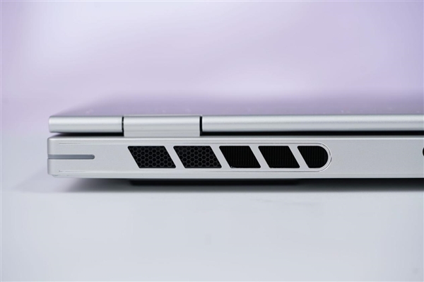 锐龙9 9850HX仅7999元！七彩虹MEOW橘宝R16 Ultra游戏本图赏