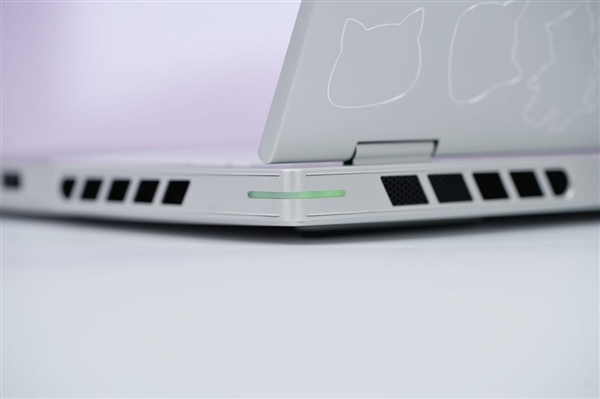 锐龙9 9850HX仅7999元！七彩虹MEOW橘宝R16 Ultra游戏本图赏