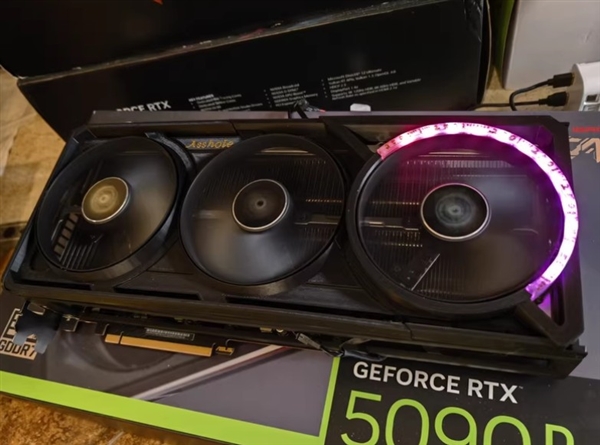 全球首个可以插DDR5内存的显卡！可惜只是个摆设