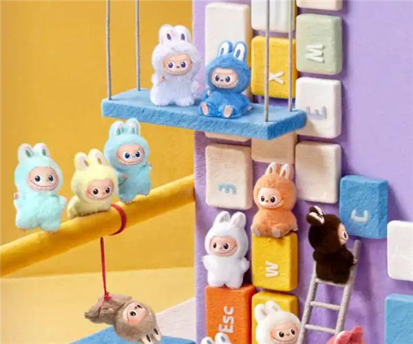 迷你版LABUBU二手价普降 有款式大跌近6成