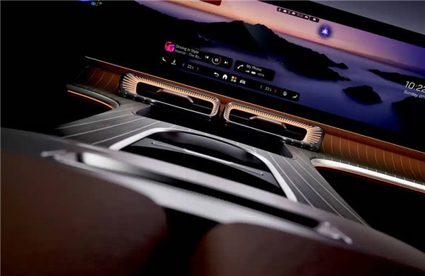 奔驰史上最大中控屏！全新GLC EV内饰官图发布：满眼全是屏