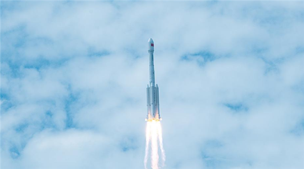 长征七号改运载火箭点火起飞：成功发射遥感四十五号卫星