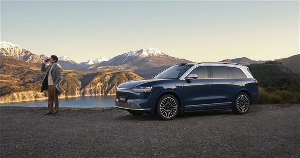 从“不敢想”到“销冠” 问界M9如何用产品力打破国产豪华天花板