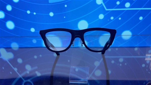 光峰科技发布两款AR光机 攻克八大行业难题 加速AR眼镜大众化