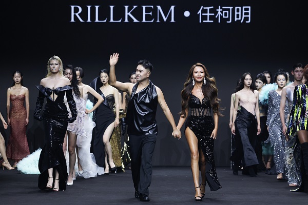 WT·MODEL × RILLKEM“故障深渊”大秀于北京盛大发布，咏叹神话与现实的时尚对话