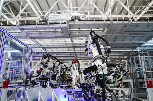 小米第四款新车曝光：全新增程SUV！2026年见