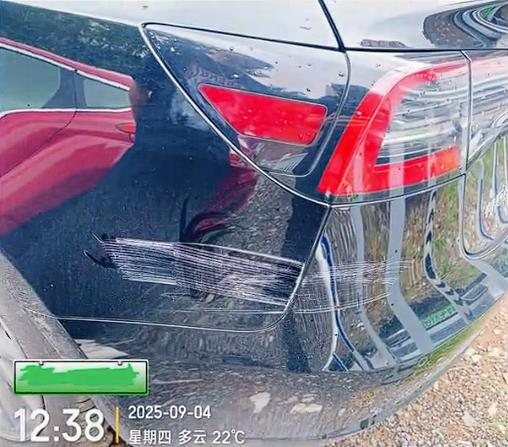 大学生租车旅游 车子竟被租车公司人员偷偷划伤索赔！