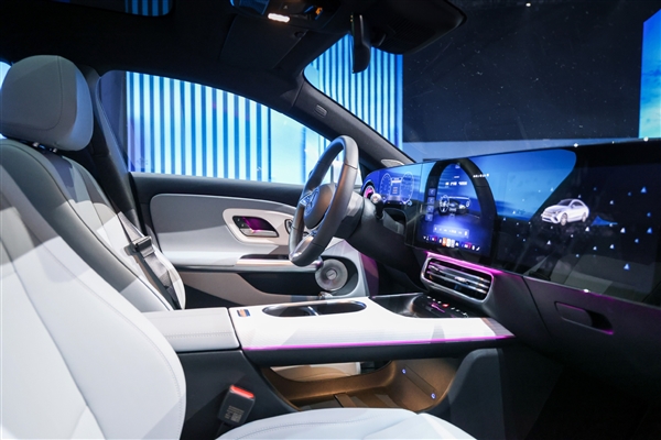 120km/h时速实测能跑572公里！全新奔驰CLA纯电版下线：续航866公里