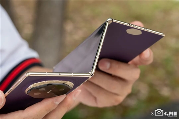 别人挤牙膏可能被骂 但三折叠情有可原